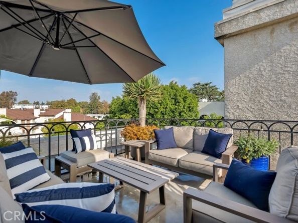 4444 Moorpark Way 201, Toluca Lake (los Angeles) CA 91602