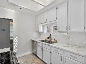 7236 Amigo 113, Reseda (los Angeles) CA 91335