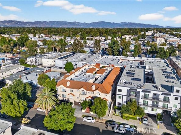 7236 Amigo 113, Reseda (los Angeles) CA 91335