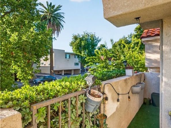 7236 Amigo 113, Reseda (los Angeles) CA 91335