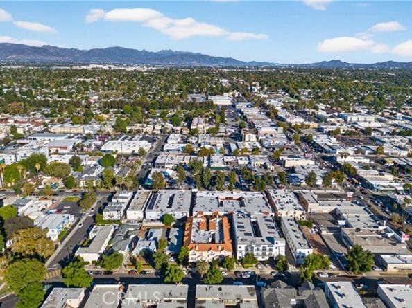 7236 Amigo 113, Reseda (los Angeles) CA 91335