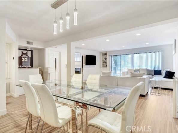 18324 Clark 119, Tarzana (los Angeles) CA 91356