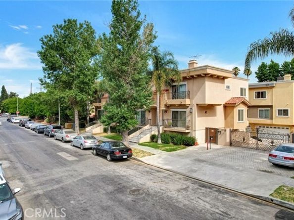 13629 Wyandotte Street 111, Van Nuys (los Angeles) CA 91405