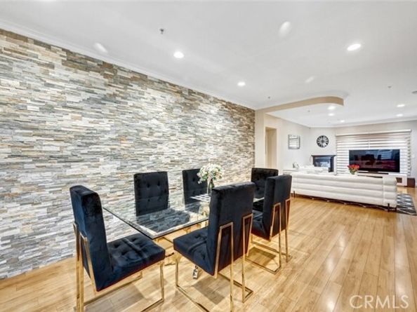 13629 Wyandotte Street 111, Van Nuys (los Angeles) CA 91405