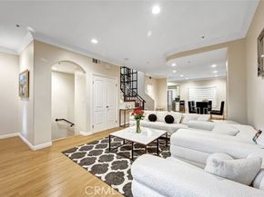 13629 Wyandotte Street 111, Van Nuys (los Angeles) CA 91405