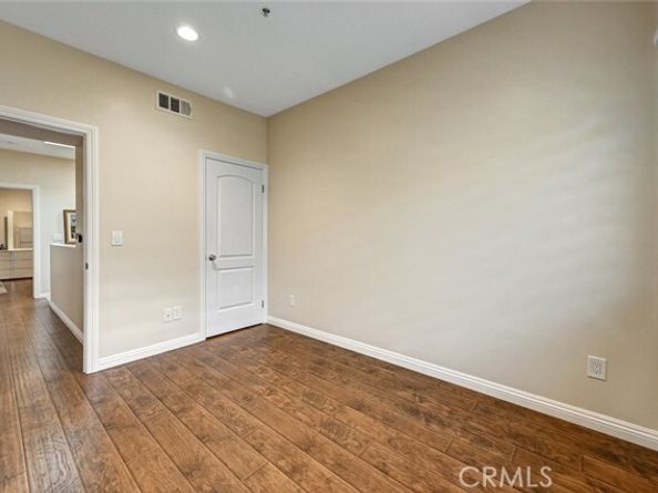 13629 Wyandotte Street 111, Van Nuys (los Angeles) CA 91405