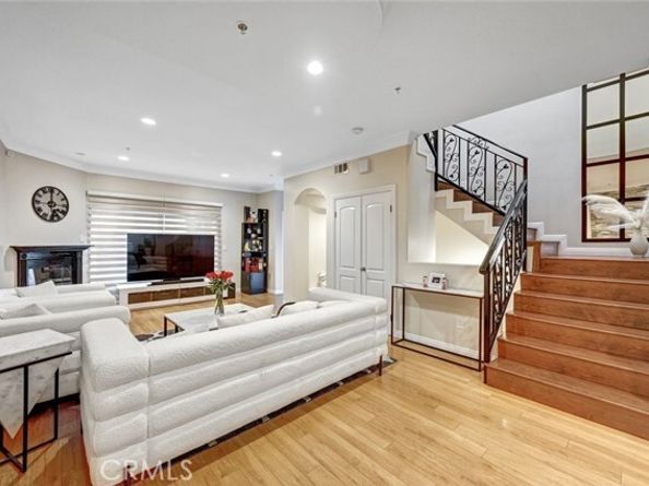 13629 Wyandotte Street 111, Van Nuys (los Angeles) CA 91405