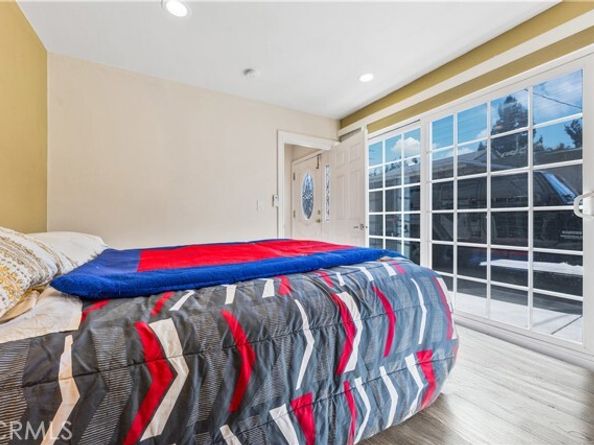 15709 Devonshire Street, Granada Hills (los Angeles) CA 91344