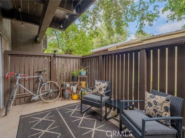 18350 Hatteras Street 132, Tarzana (los Angeles) CA 91356