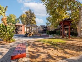 18350 Hatteras Street 132, Tarzana (los Angeles) CA 91356