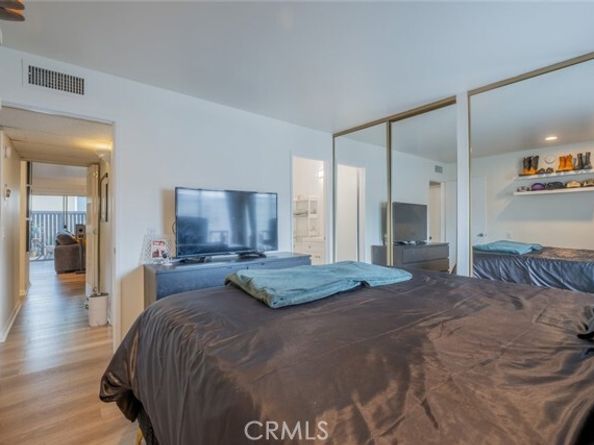 18350 Hatteras Street 132, Tarzana (los Angeles) CA 91356