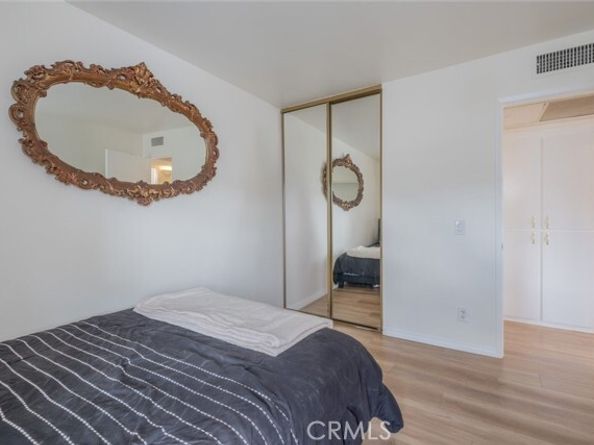 18350 Hatteras Street 132, Tarzana (los Angeles) CA 91356