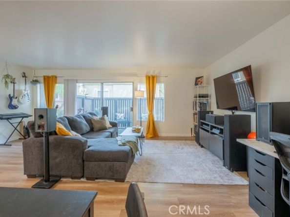 18350 Hatteras Street 132, Tarzana (los Angeles) CA 91356