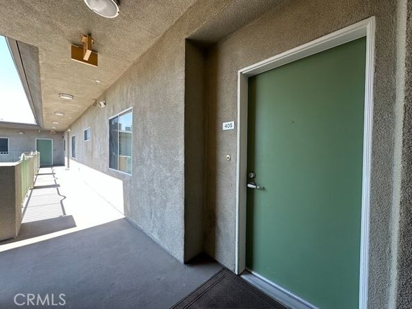 7551 Jordan Avenue 405, Canoga Park (los Angeles) CA 91303