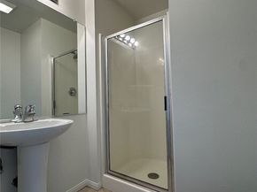 7551 Jordan Avenue 405, Canoga Park (los Angeles) CA 91303