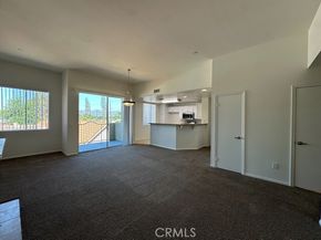 7551 Jordan Avenue 405, Canoga Park (los Angeles) CA 91303