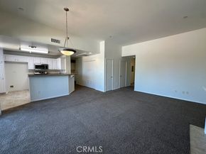 7551 Jordan Avenue 405, Canoga Park (los Angeles) CA 91303