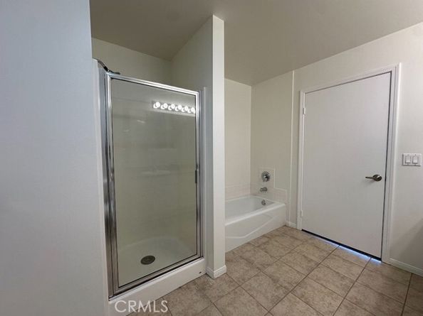 7551 Jordan Avenue 405, Canoga Park (los Angeles) CA 91303