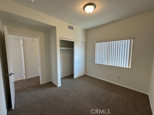 7551 Jordan Avenue 405, Canoga Park (los Angeles) CA 91303