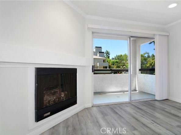 5525 Canoga Avenue 129, Woodland Hills (los Angeles) CA 91367