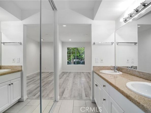 5525 Canoga Avenue 129, Woodland Hills (los Angeles) CA 91367