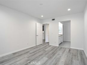 5525 Canoga Avenue 129, Woodland Hills (los Angeles) CA 91367