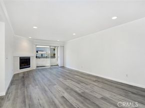 5525 Canoga Avenue 129, Woodland Hills (los Angeles) CA 91367