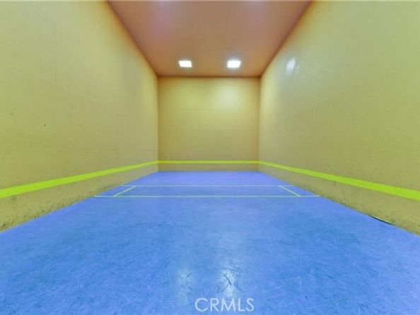 5525 Canoga Avenue 129, Woodland Hills (los Angeles) CA 91367