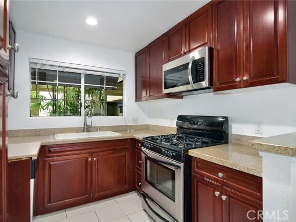 5525 Canoga Avenue 129, Woodland Hills (los Angeles) CA 91367