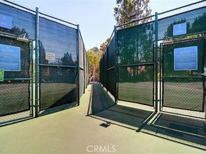 5525 Canoga Avenue 129, Woodland Hills (los Angeles) CA 91367