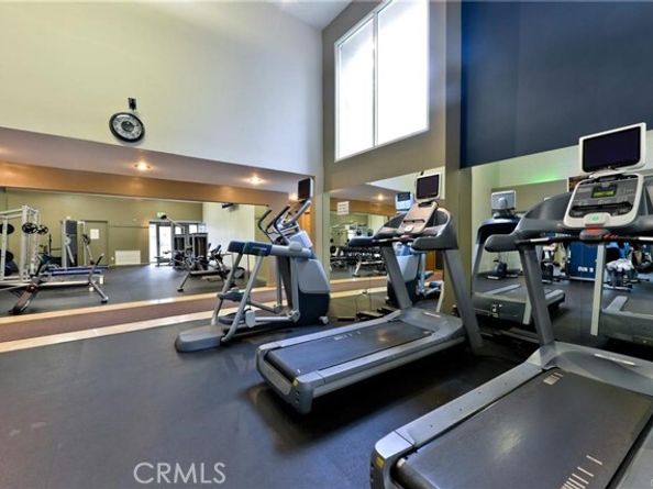 5525 Canoga Avenue 129, Woodland Hills (los Angeles) CA 91367