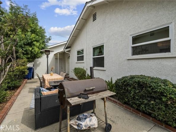 8439 Etiwanda Avenue, Northridge (los Angeles) CA 91325
