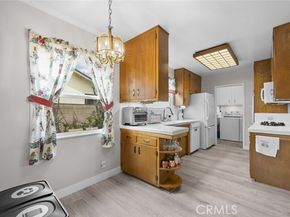 8439 Etiwanda Avenue, Northridge (los Angeles) CA 91325