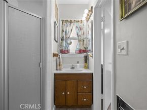8439 Etiwanda Avenue, Northridge (los Angeles) CA 91325