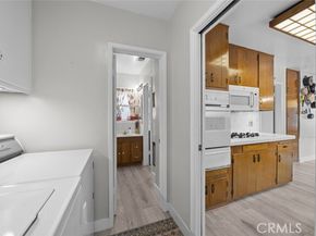 8439 Etiwanda Avenue, Northridge (los Angeles) CA 91325