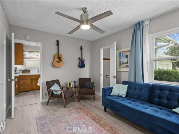 8439 Etiwanda Avenue, Northridge (los Angeles) CA 91325
