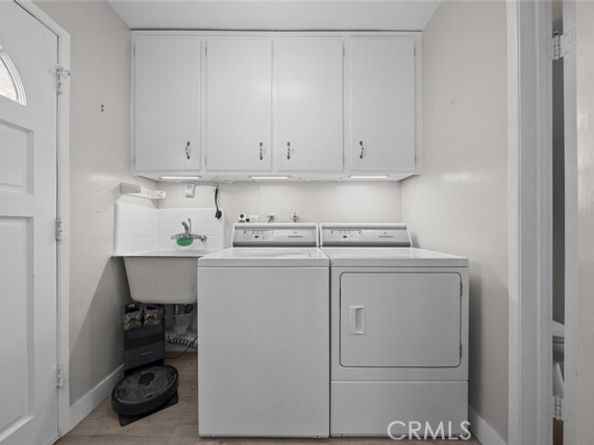 8439 Etiwanda Avenue, Northridge (los Angeles) CA 91325