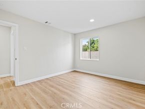 8831 Tyrone Avenue, Panorama City (los Angeles) CA 91402