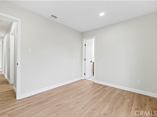 8831 Tyrone Avenue, Panorama City (los Angeles) CA 91402