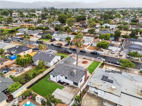 8831 Tyrone Avenue, Panorama City (los Angeles) CA 91402