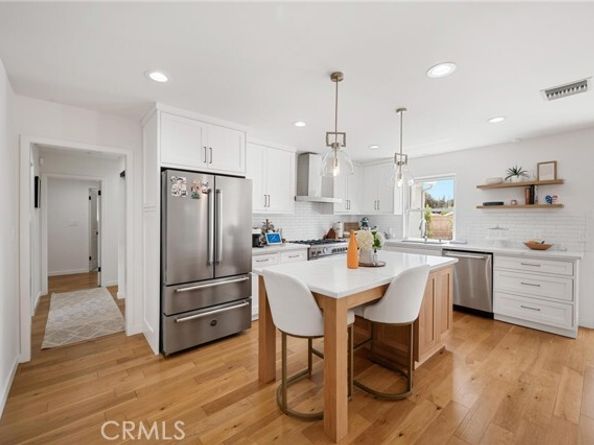 7801 Kelvin Avenue, Winnetka (los Angeles) CA 91306