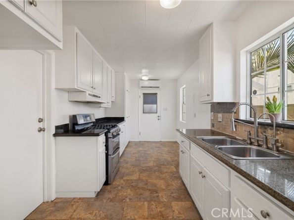 6339 Riverton Avenue, North Hollywood (los Angeles) CA 91606