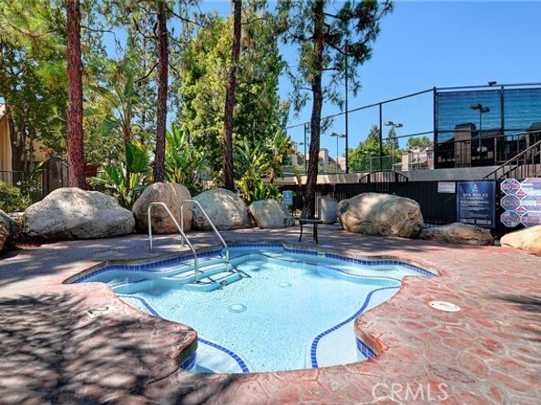 5530 Owensmouth Avenue 123, Woodland Hills (los Angeles) CA 91367