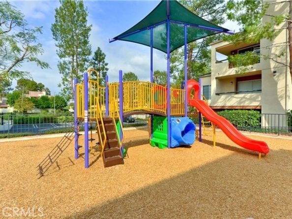 5530 Owensmouth Avenue 123, Woodland Hills (los Angeles) CA 91367