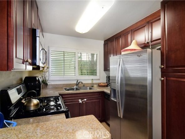 5530 Owensmouth Avenue 123, Woodland Hills (los Angeles) CA 91367