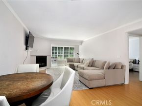 5530 Owensmouth Avenue 123, Woodland Hills (los Angeles) CA 91367