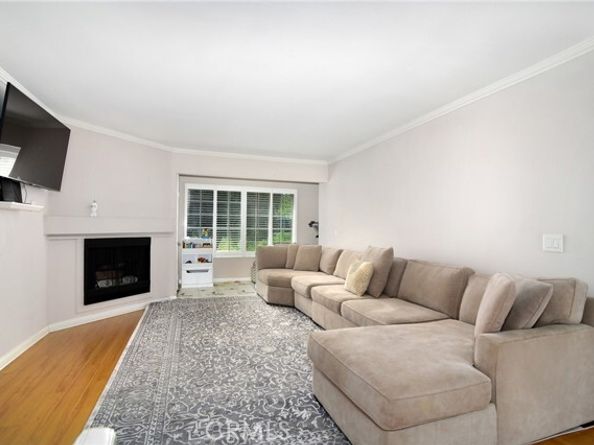 5530 Owensmouth Avenue 123, Woodland Hills (los Angeles) CA 91367