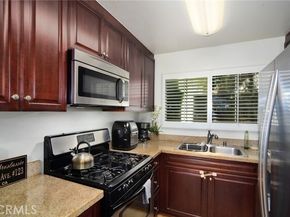 5530 Owensmouth Avenue 123, Woodland Hills (los Angeles) CA 91367