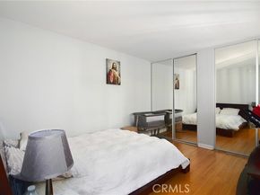 5530 Owensmouth Avenue 123, Woodland Hills (los Angeles) CA 91367