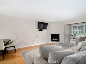 5530 Owensmouth Avenue 123, Woodland Hills (los Angeles) CA 91367